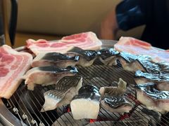 -围炉肉舍•炭烤活鳗•丹东海鲜烤肉(步行街店)