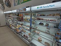 -全家便利店(兴贤路店)