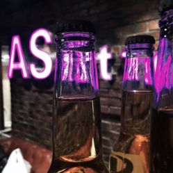 -鳌首刺青纹身 穿孔饰品店