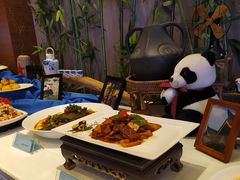 -成都保利公园皇冠假日酒店(熊猫基地店)