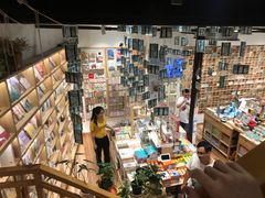 -猫的天空之城概念书店(杭州南宋御街店)