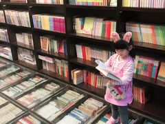 -钟书阁(松江泰晤士小镇店)