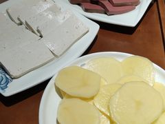 -贵府酸汤牛肉火锅·贵州老字号(飞山街店)