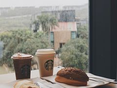 -星巴克(南宁民歌湖店)