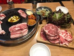-江南猪肉商会无限续吃(弘大店)