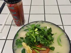 -肥汁米蘭香港米线(长宁来福士店)