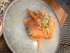 -FLOVIE FLORIST CAFE