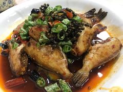 干烧耗儿鱼-洪霞餐馆