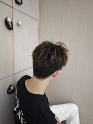 -首脑美发沙龙