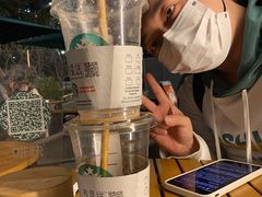 -星巴克臻选(深圳龙华红山天虹店)