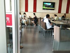 大堂-李先生牛肉面大王(营口大润发店)