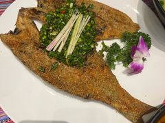 -香巴拉云南餐厅(华莱坞店)