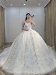 -予白婚纱礼服馆