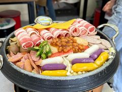 -豚妈妈汤饭·部队锅(南京东路店)