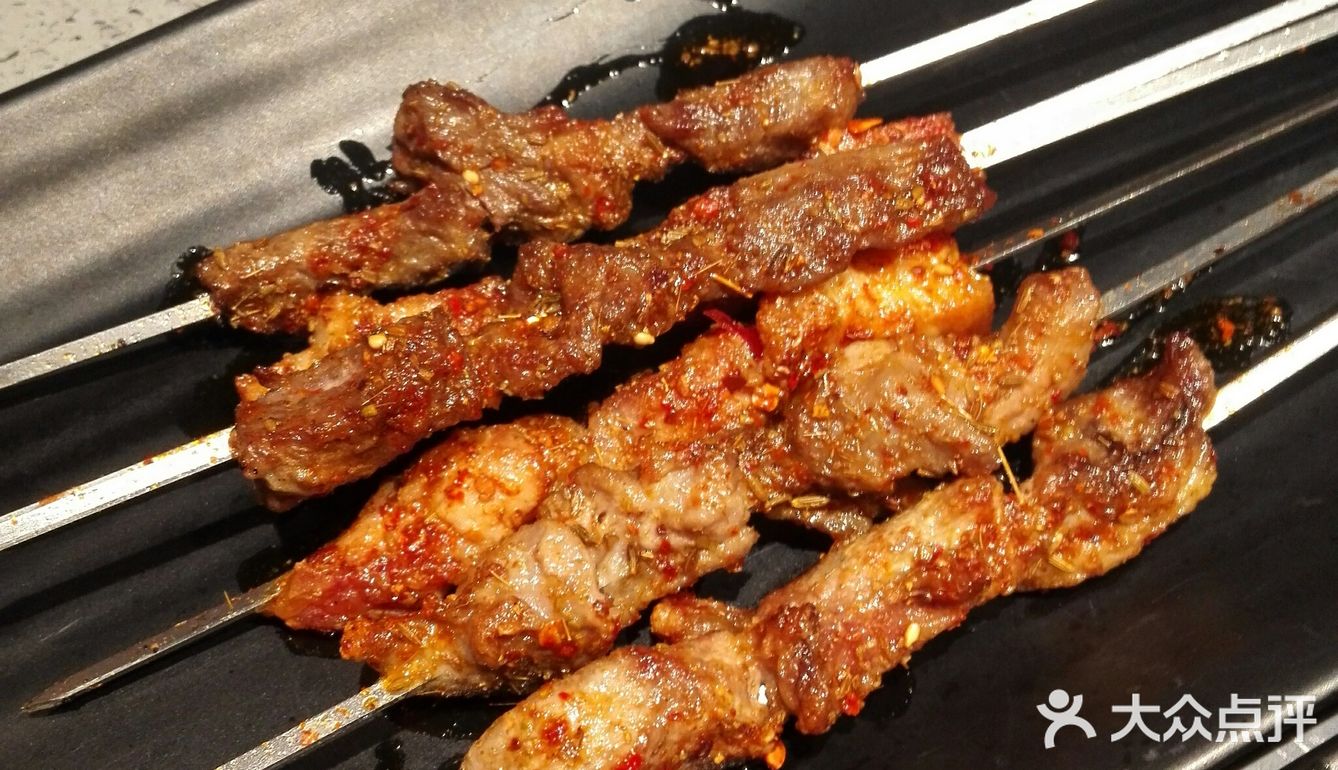 这里的不光羊肉好吃，烧烤也是一绝
