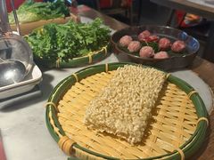 -尚尚仙·酸汤猪手·猪肚鸡火锅(华联万柳购物中心店)