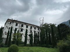 -四川汶川特大地震漩口中学遗址