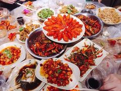 -巴厘龙虾·榜首油焖大虾(音乐学院·沿江酒馆店)