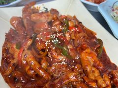 -亲昵春川鸡排(韩国美食街店)