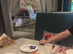 -四海一家自助餐(益田假日广场店)