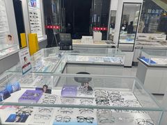 -光明眼镜·蔡司授权(徐泾店)