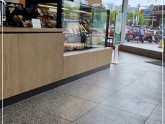 -星巴克臻选(盐城金鹰聚龙湖店)