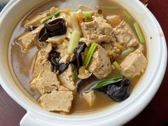 -红栌温泉山庄生态美食餐厅