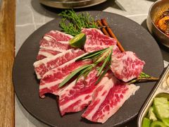 黑牛极品原味短肋-草家酱蟹炭火烤肉店(珲春南路一店)