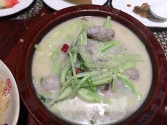 白菜梗煮芋头-金龙寨(解西店)