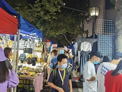 -吴山路夜市