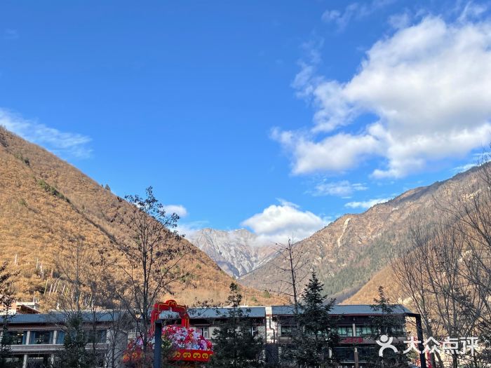 九寨鲁能希尔顿度假酒店·開图片