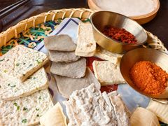 贵州豆腐开大会-包整·丝娃娃(一览甲秀楼风景店)