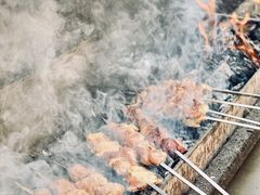 -烤肉小伙烤肉店