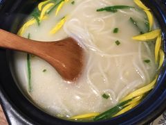 -云海肴·汽锅鸡·云南菜(天山百盛优客店)