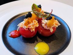 手拆帝王蟹腿肉配有机番茄-YUE·6·西式融合餐厅(外滩六号店)