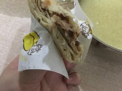 熏肘花火烧-宝光熏肉鞋底火烧(新街口店)