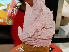 草莓冰激凌-野人先生现做冰淇淋(北京环宇荟店)