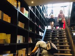 -钟书阁(松江泰晤士小镇店)