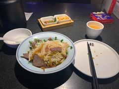 柳州老表螺蛳粉-桂小厨广西菜(世茂广场店)