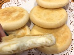酸奶饼-老阿妈蒙古村·蒙古包·草原文化·歌舞表演(老君堂店)