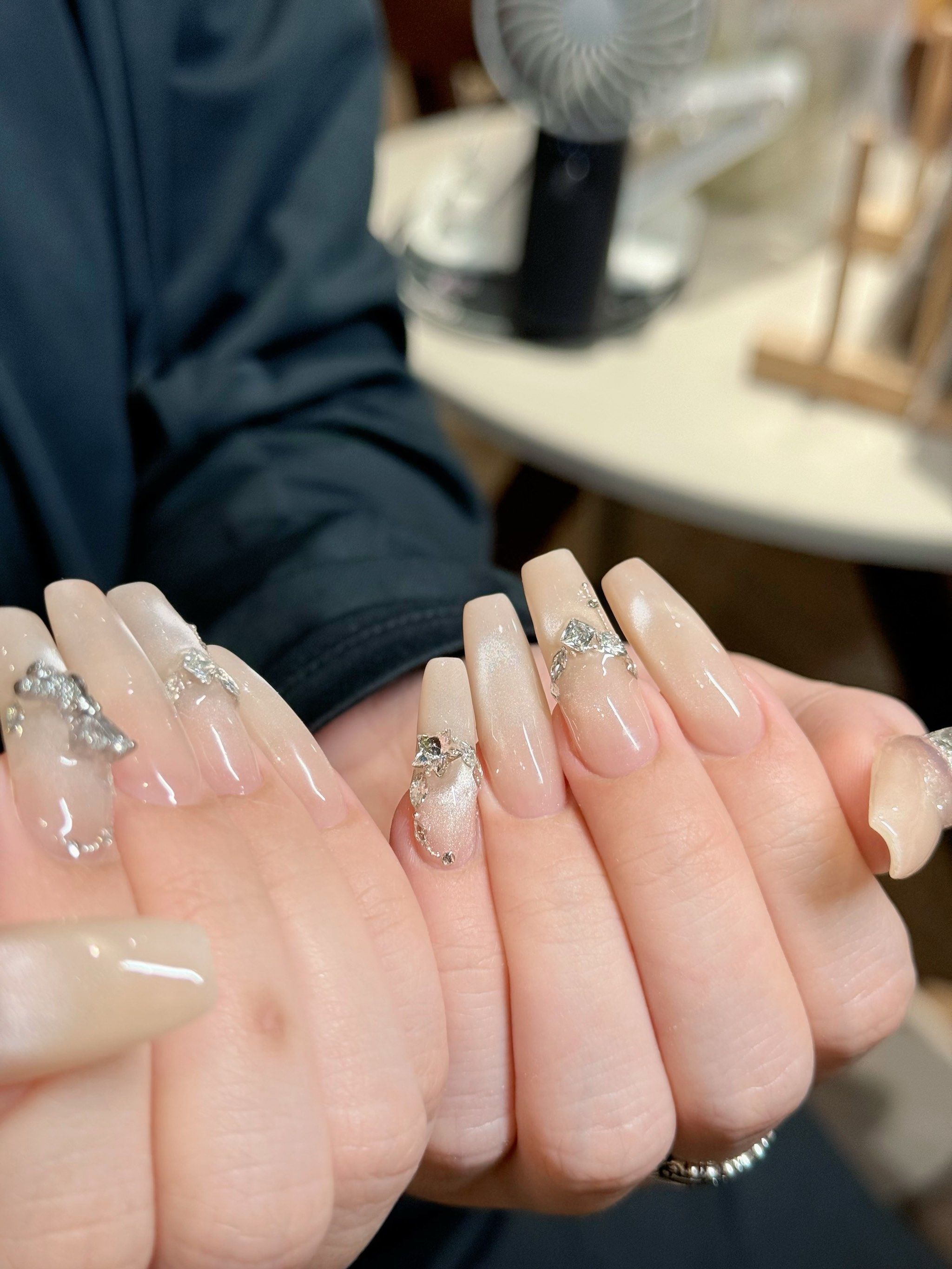 江南西美甲丨猫眼贴钻·指尖上的奢华魔法✨