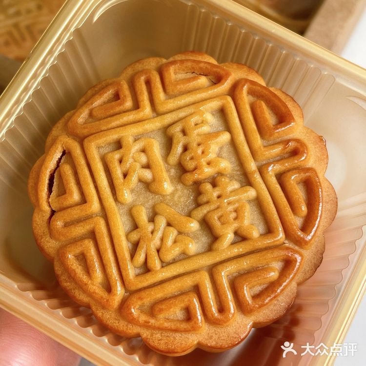 谁能拒绝肉松和咸蛋黄呢！