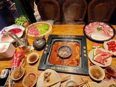 -老牌坊云南鱼豆花火锅(嵩山店)
