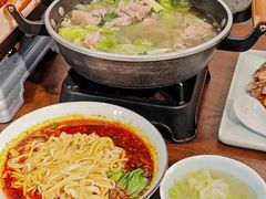 -全牛匠·乐山跷脚牛肉(新中关店)
