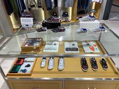 -Onitsuka Tiger(港汇恒隆广场店)