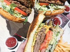 -The Habit Burger Grill 哈比特汉堡(复兴soho店)