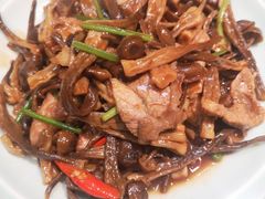 鹿茸菌炒五花肉-八闽饭店闽南小镇(铁西店)