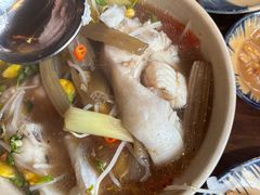 -Cuc Gach Quan Restaurant