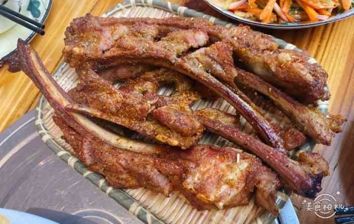 新疆木垒烤肉(红街店)-"上菜速度非常慢,从点菜到上齐起码等了一个.