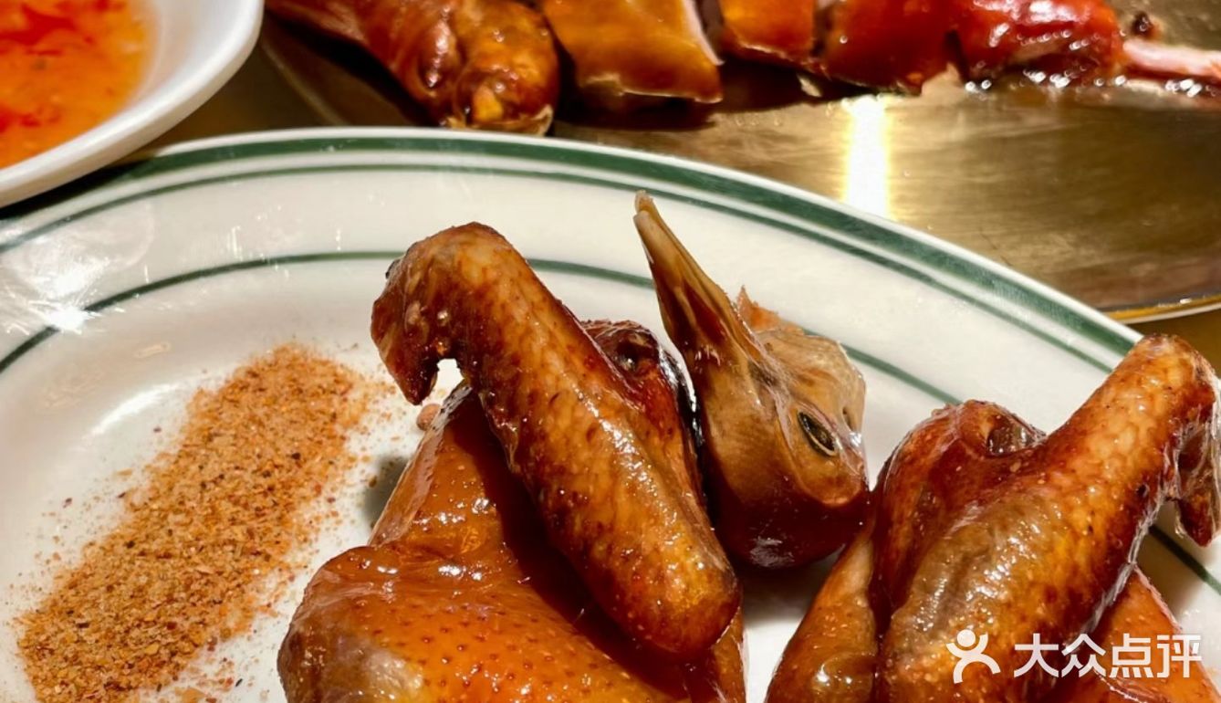 消费不贵适合聚餐的港式餐厅。